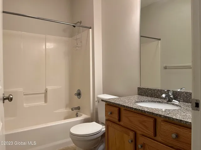 $1,975 | 15 Lancaster Place, Milton, NY 12020