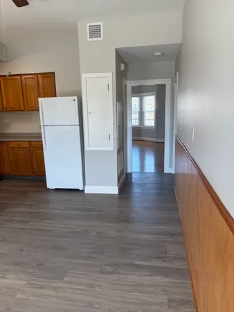 $1,450 | 895 Bedford Street, Unit 2 EAST, Fall River, MA 02723