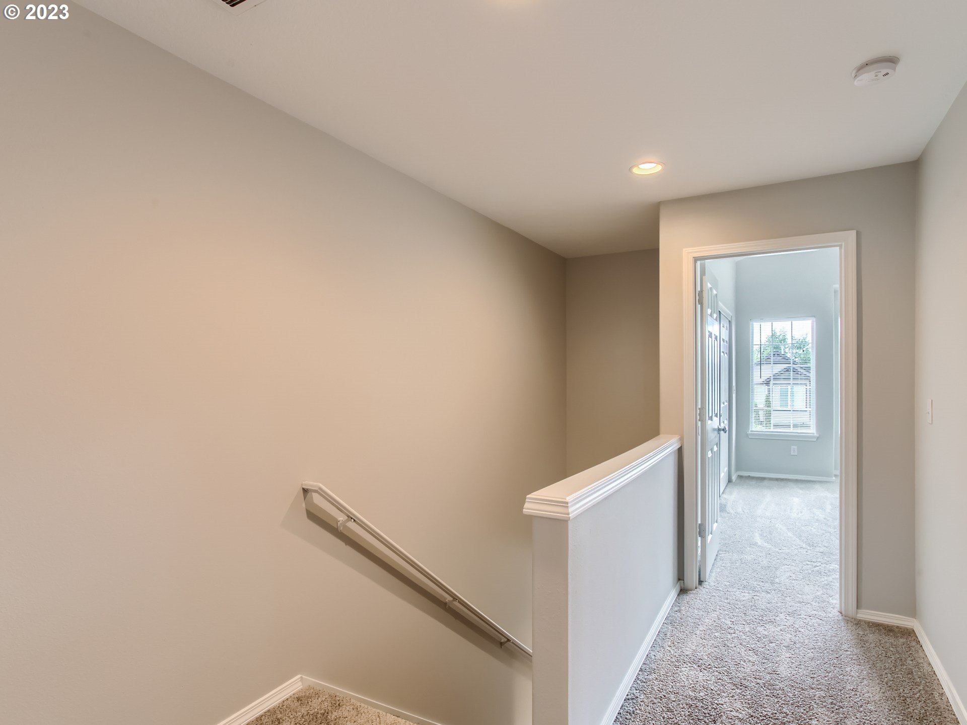 5877 Southeast 15th Drive Gresham, OR 97080 - Photo 23 of 27 a view of an empty room