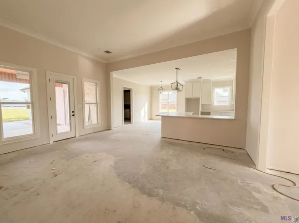 $469,900 | 135 Godchaux Drive, Houma, LA 70360