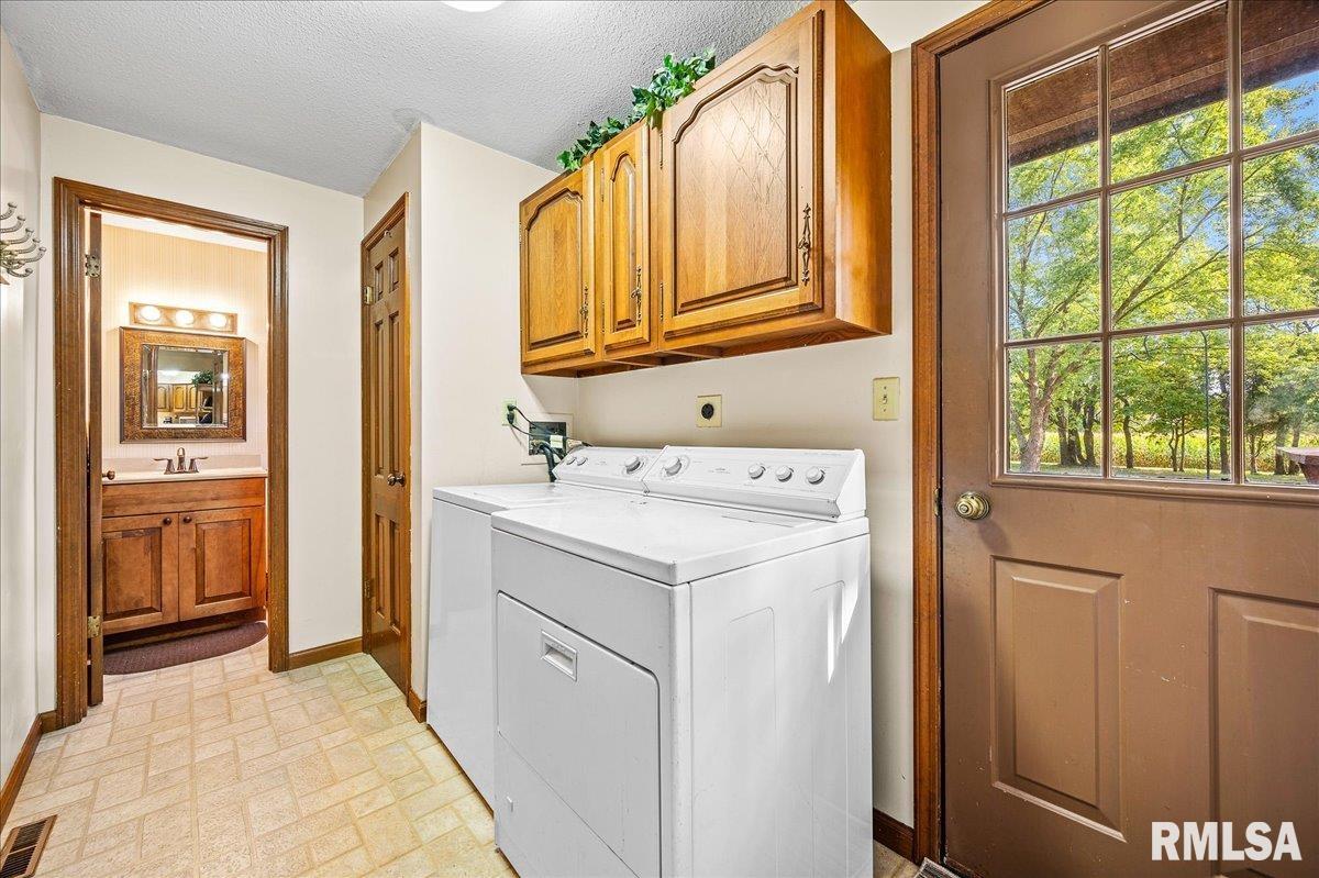 9810 Countryside Lane Edwards, IL 61528 - Photo 23 of 35 Gallery Image 23
