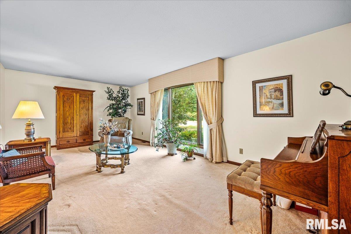 9810 Countryside Lane Edwards, IL 61528 - Photo 6 of 35 Gallery Image 6