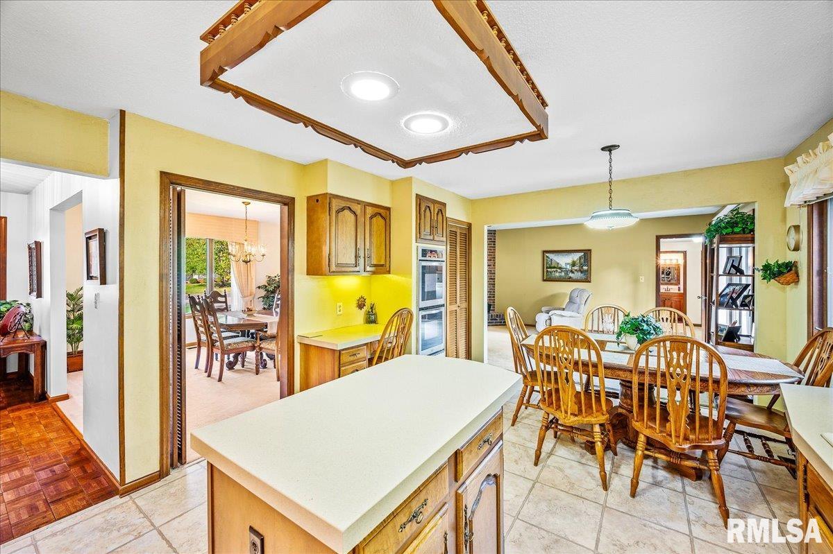 9810 Countryside Lane Edwards, IL 61528 - Photo 10 of 35 Gallery Image 10