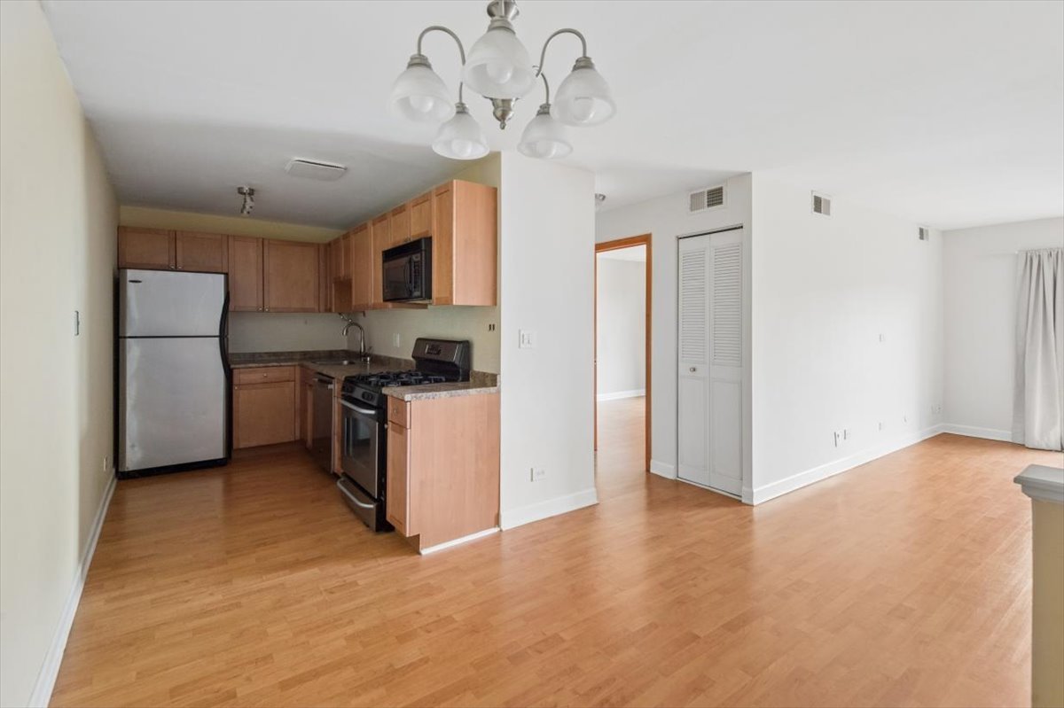 8232 Niles Center Road, Unit 214 Skokie, IL 60077 - Photo 12 of 20