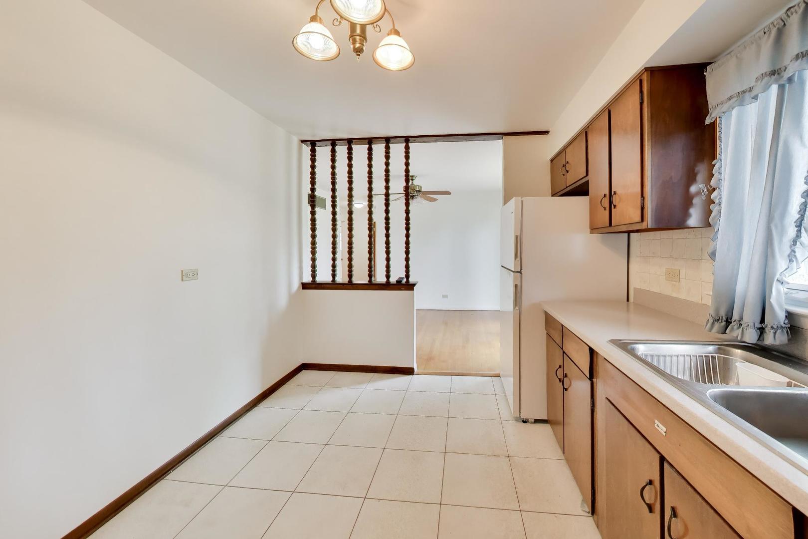 914 Coach Road Homewood, IL 60430 - Photo 12 of 33