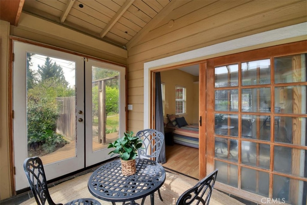 1631 Salem Street Chico, CA 95928 - Photo 12 of 71 a room with furniture and a potted plant