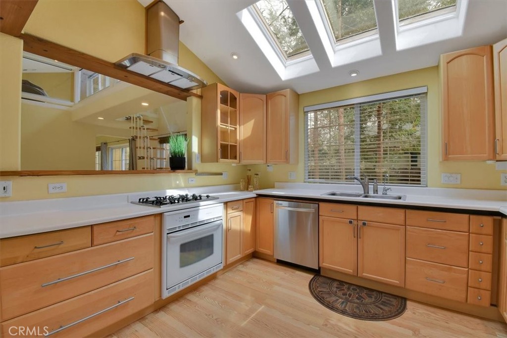 1631 Salem Street Chico, CA 95928 - Photo 8 of 71 Front house kitchen