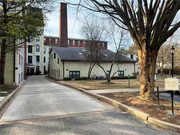 $279,000 | 15 Higgins Street, Unit 123, Smithfield, RI 02917