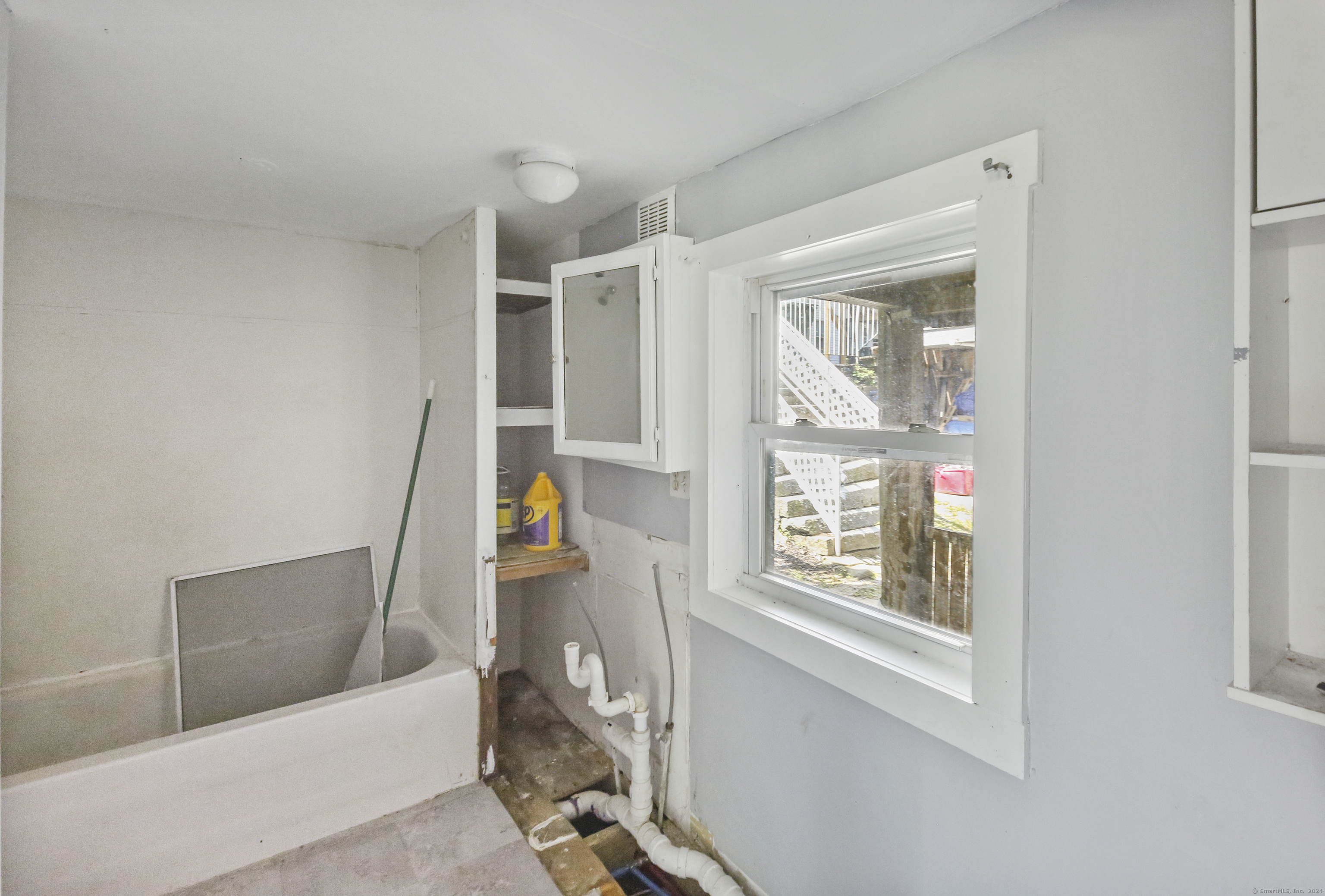 57 Chapman Street Windham, CT 06226 - Photo 28 of 35