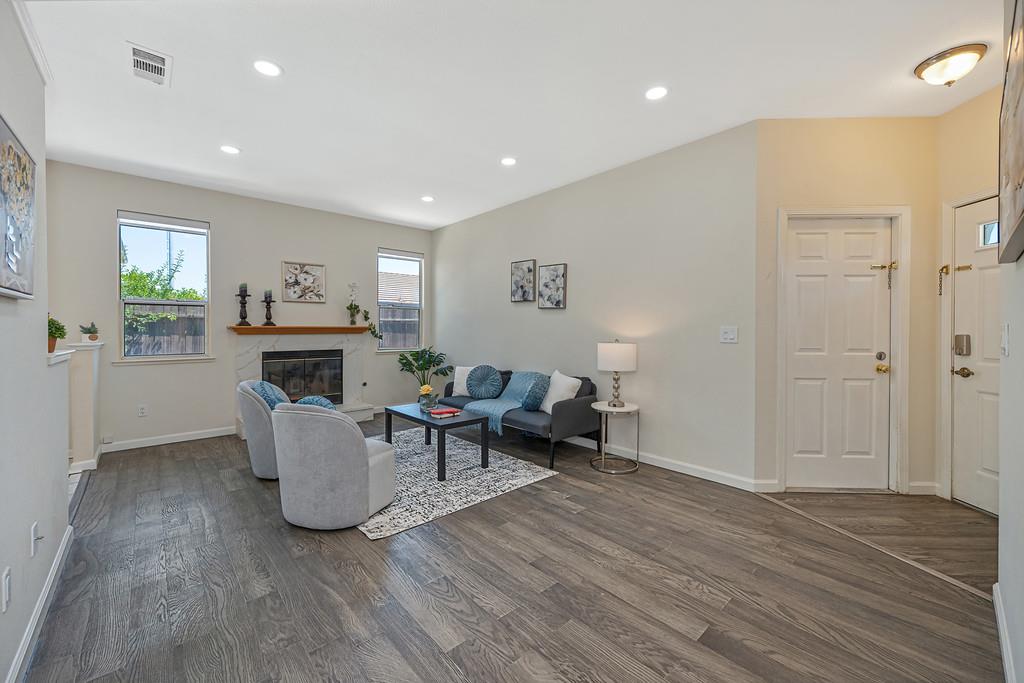 5621 Elk Spring Way Elk Grove, CA 95758 - Photo 8 of 35