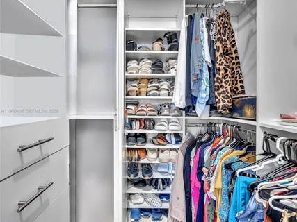 $799,000 | 6423 Collins Avenue, Unit 409, Miami Beach, FL 33141