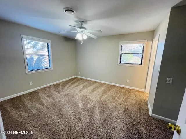 a view of empty room with window