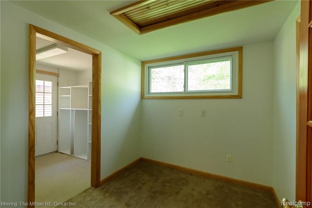 8431 Belleville Road Belleville, MI 48111 - Photo 13 of 42
