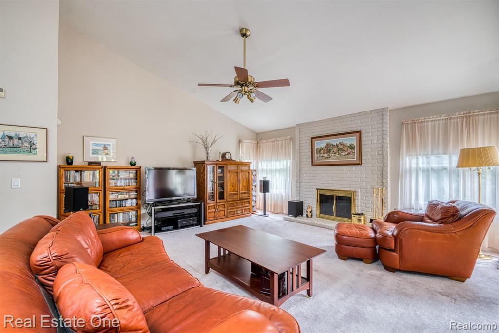 1698 Snowden Circle Rochester Hills, MI 48306 - Photo 4 of 27