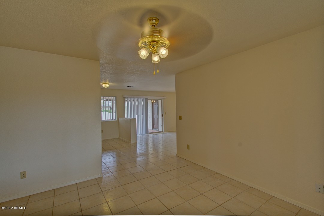 3226 West Wethersfield Road Phoenix, AZ 85029 - Photo 7 of 39 Wethersfield 3226 (7)
