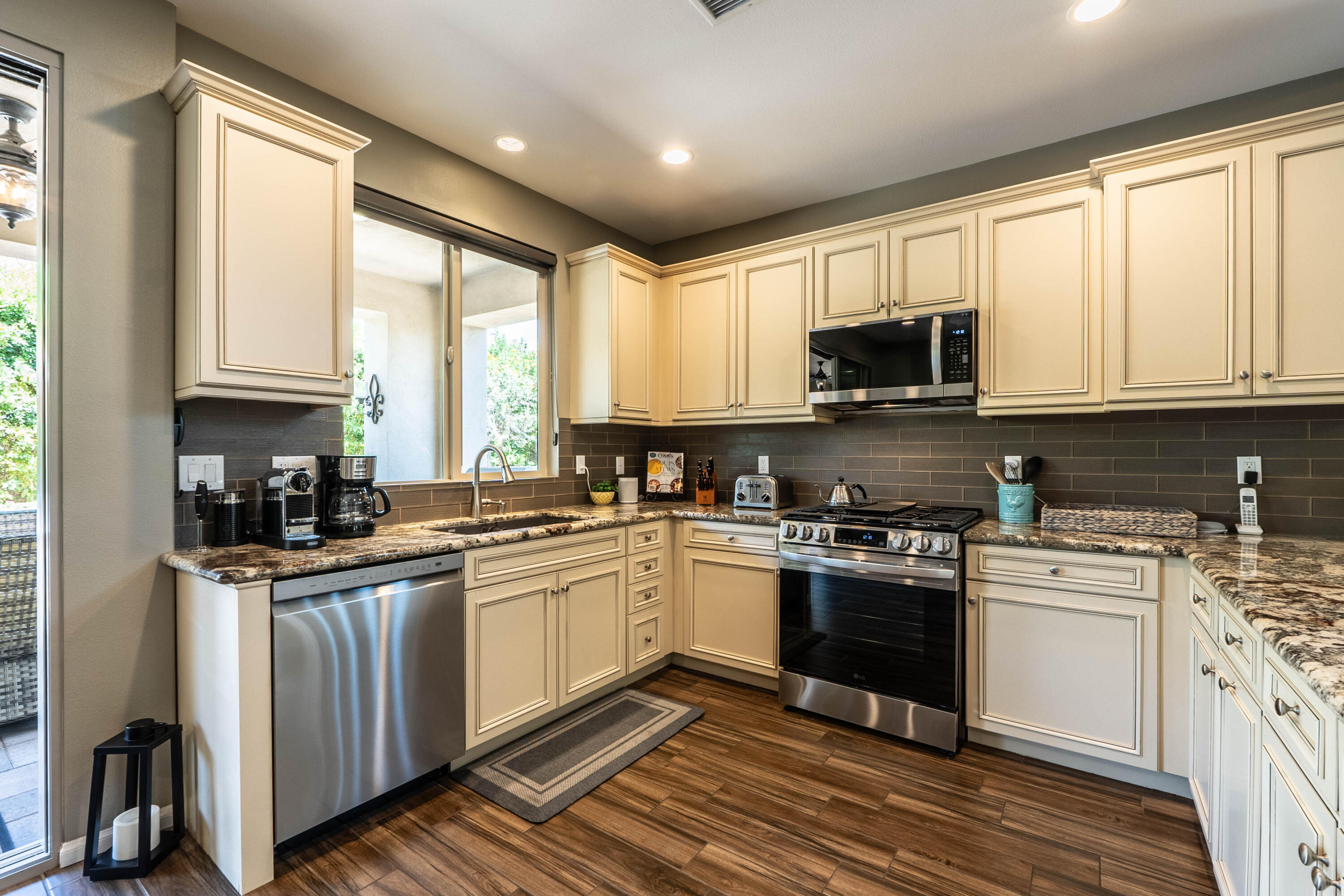 82820 Kingsboro Lane Indio, CA 92201 - Photo 12 of 38 82820 Kingsboro-13