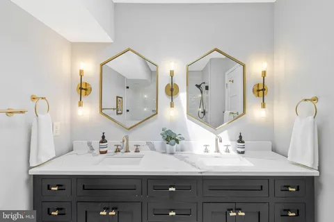 $1,400,000 | 822 5th Street Northeast, Washington, DC 20002