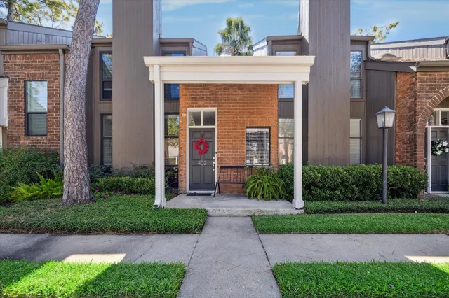 $2,250 | 701 Bering Drive, Unit 402, Houston, TX 77057