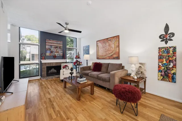 $2,250 | 701 Bering Drive, Unit 402, Houston, TX 77057