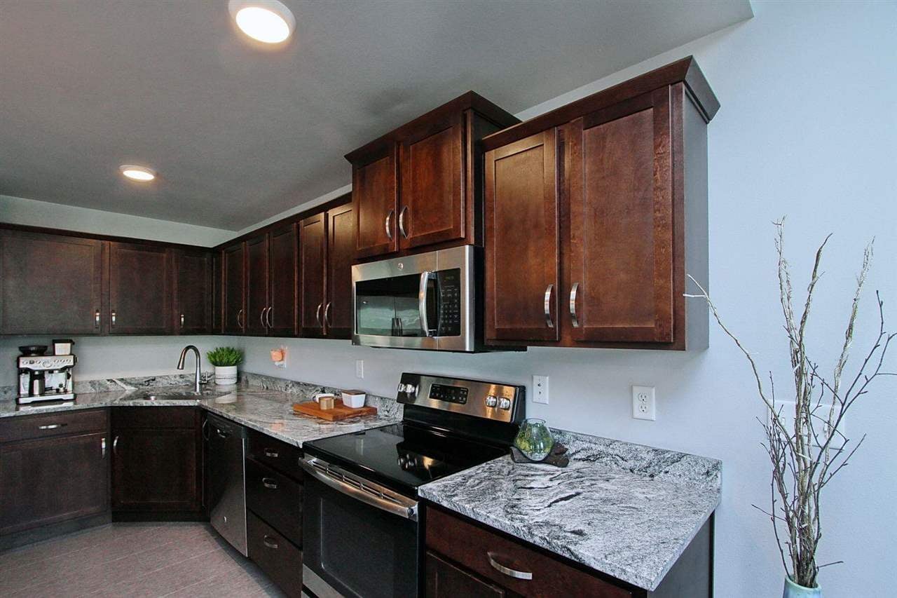 4862 Raleigh Lane Iowa City, IA 52245 - Photo 9 of 41 Gallery Image 9