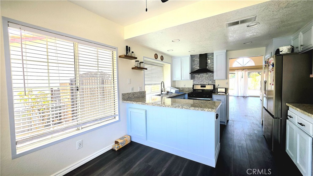 16500 Running Deer Road Lake Elsinore, CA 92530 - Photo 5 of 10 Gallery Image 5