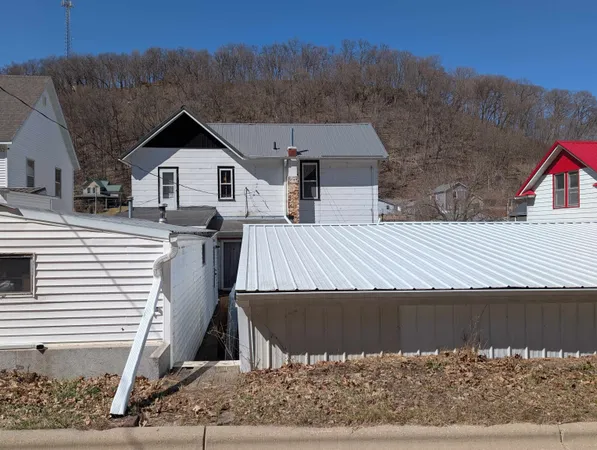 $149,000 | 523 Main Street, McGregor, IA 52157