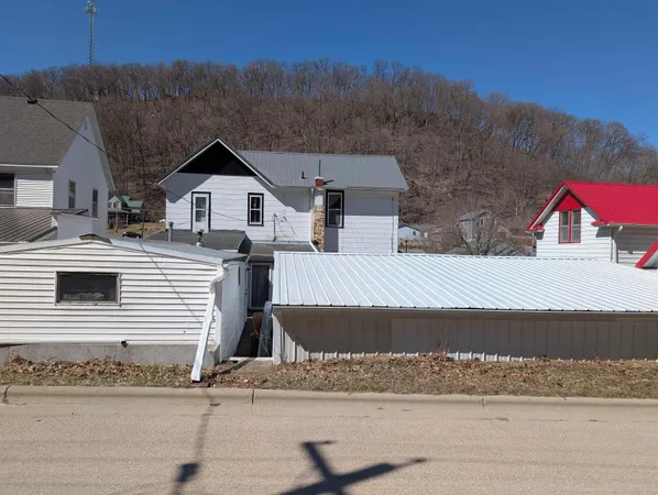 $149,000 | 523 Main Street, McGregor, IA 52157