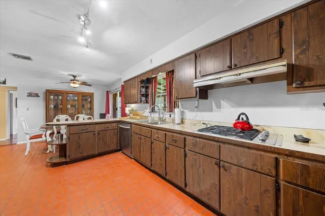 a view of a garage with stuff