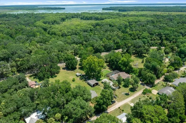 $285,000 | 14802 Southeast 183rd Avenue, Hawthorne, FL 32640