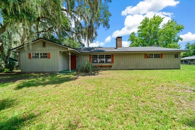 $285,000 | 14802 Southeast 183rd Avenue, Hawthorne, FL 32640