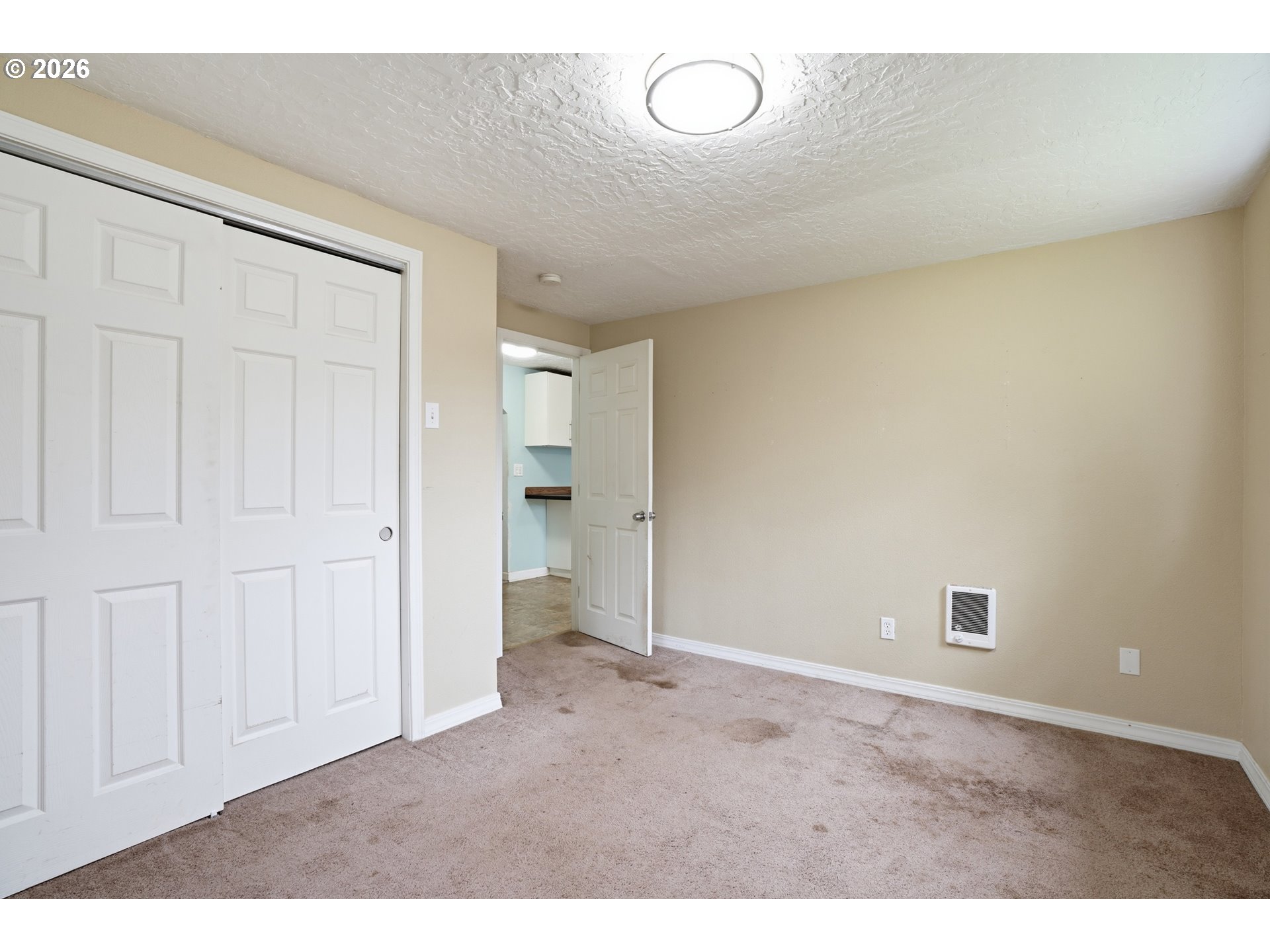 40 Southeast 133rd Avenue, Unit B Portland, OR 97233 - Photo 13 of 24 a view of an empty room