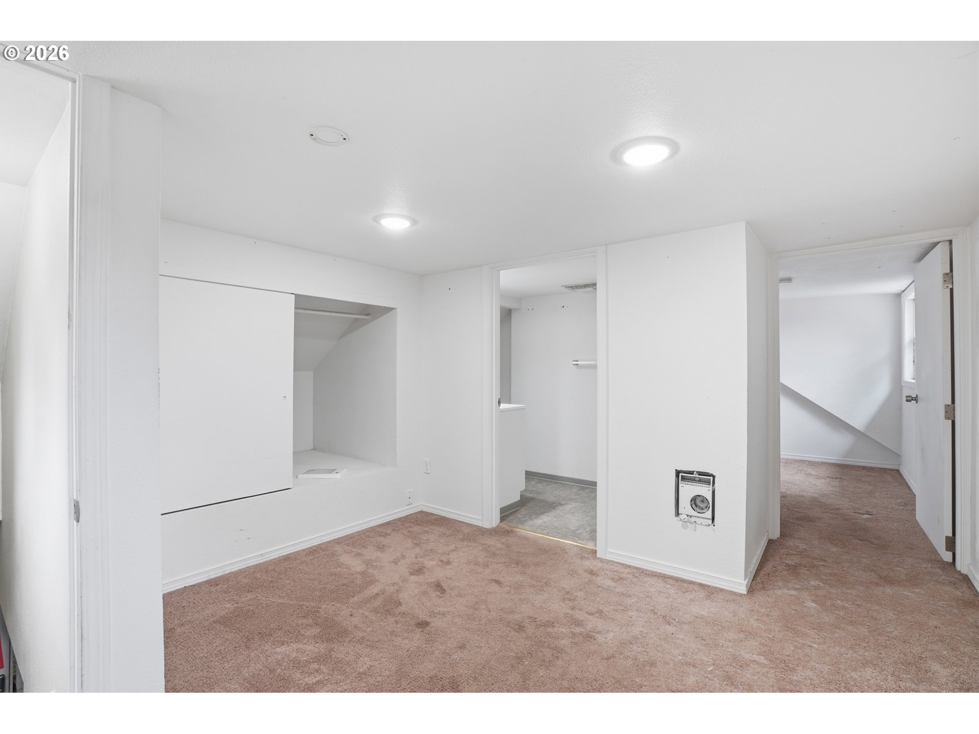 40 Southeast 133rd Avenue, Unit B Portland, OR 97233 - Photo 17 of 24 a view of an empty room