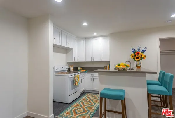 $399,000 | 28947 Thousand Oaks Boulevard, Unit 112, Agoura Hills, CA 91301