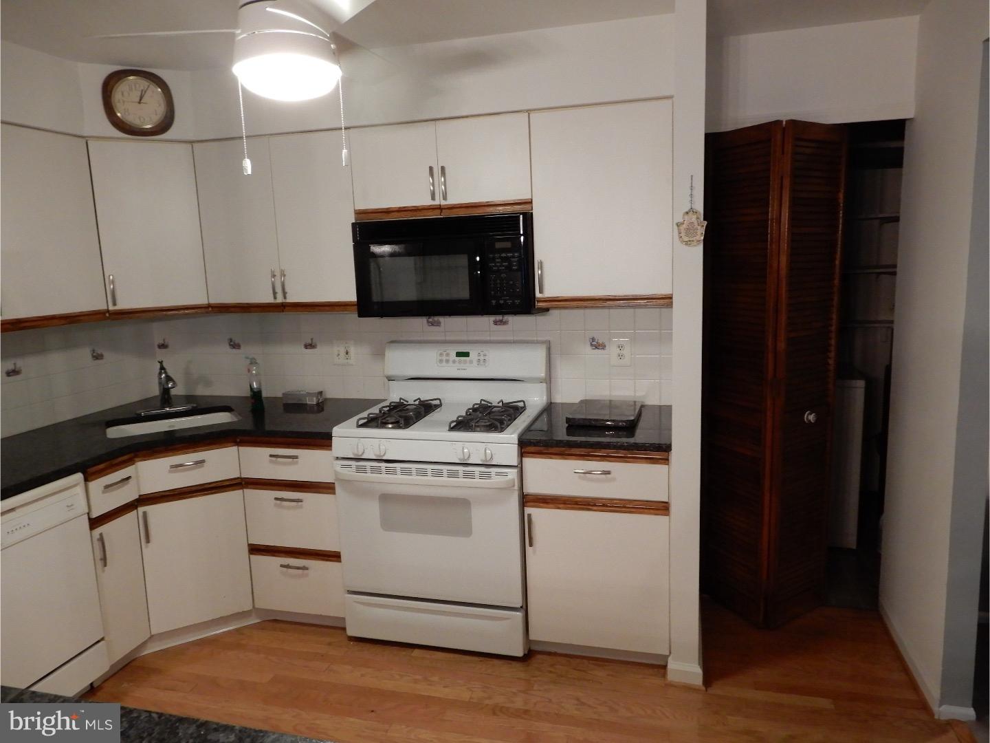 301 Byberry Road, Unit E8 Philadelphia, PA 19116 - Photo 8 of 17