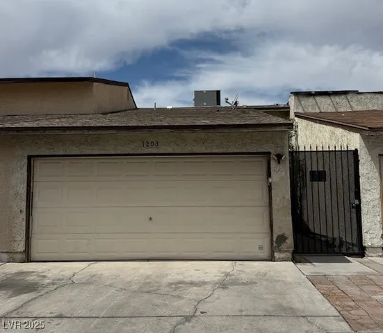 $2,200 | 1203 Mews Lane, Las Vegas, NV 89101