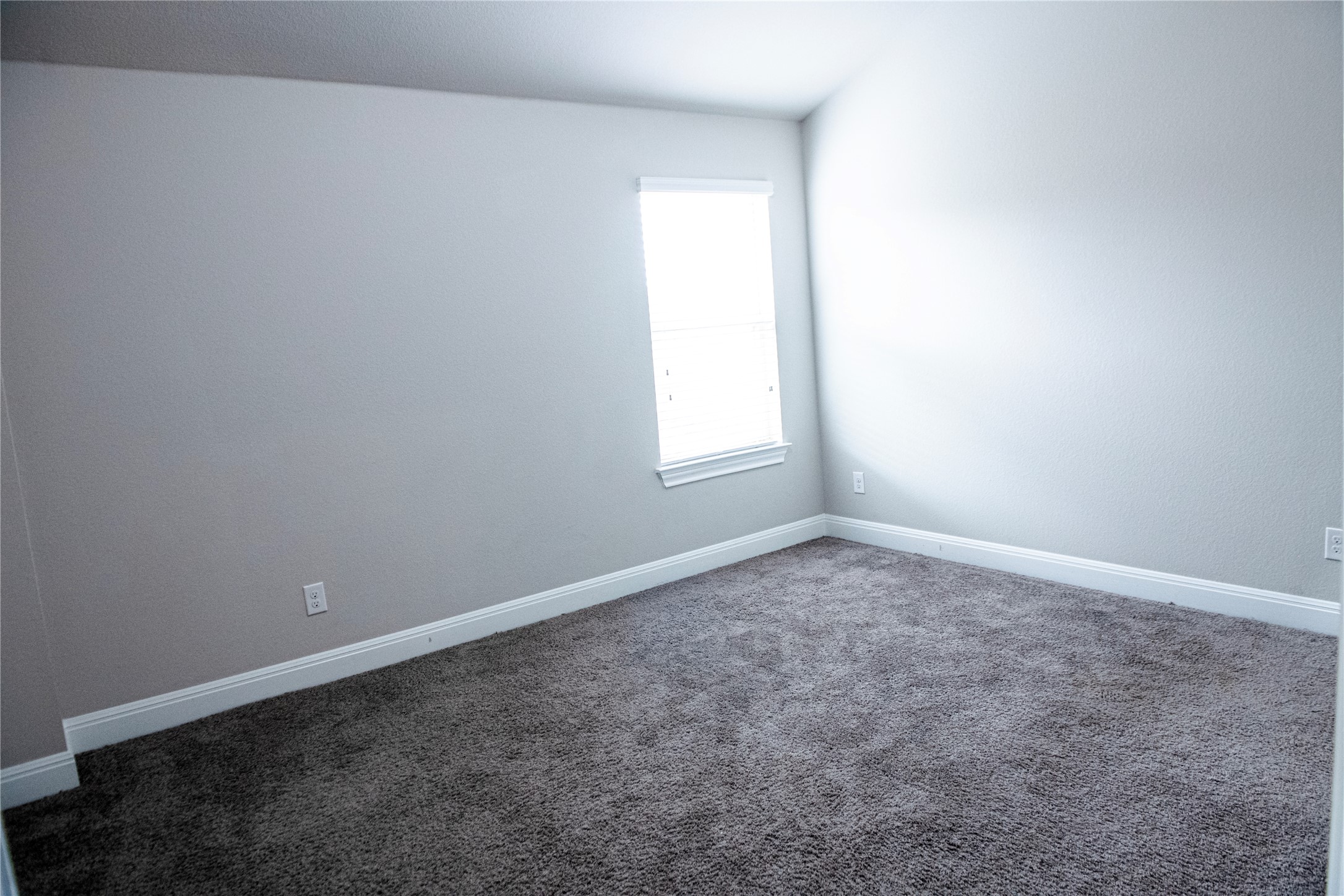 2260 Hat Bender Loop Round Rock, TX 78664 - Photo 18 of 40 an empty room with a window