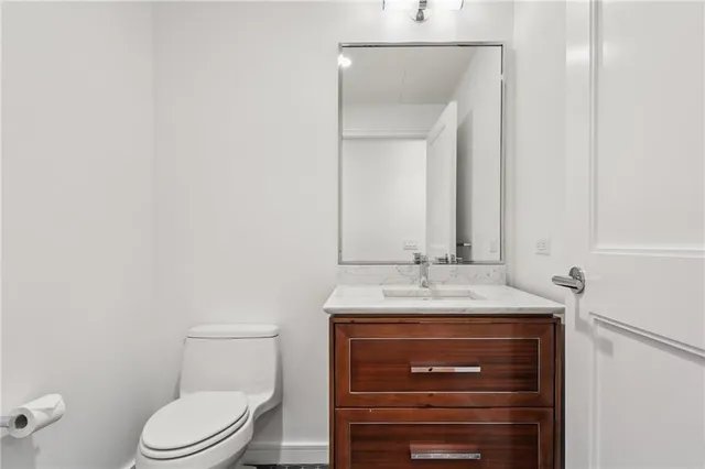 $9,300 | 2 Canal Street, Unit 2008, New Orleans, LA 70130