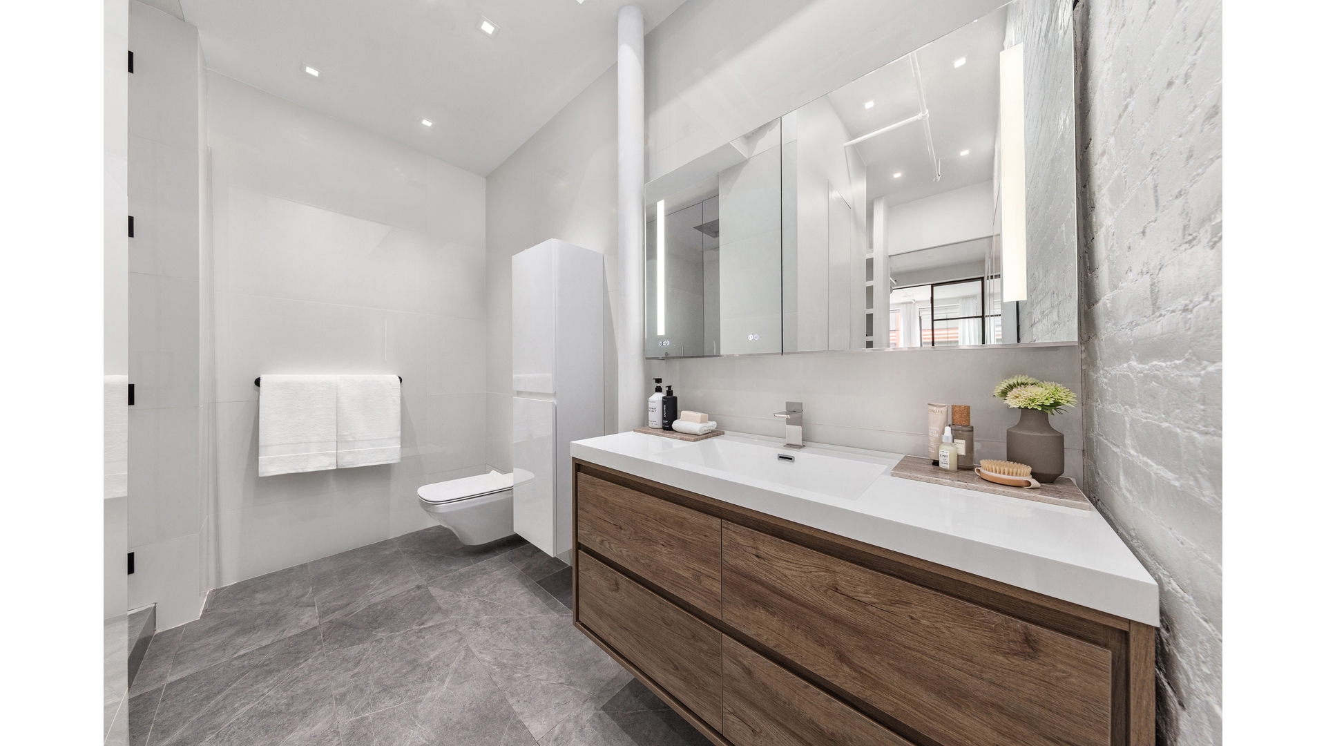7 Bond Street, Unit 4D Manhattan, NY 10012 - Photo 6 of 11