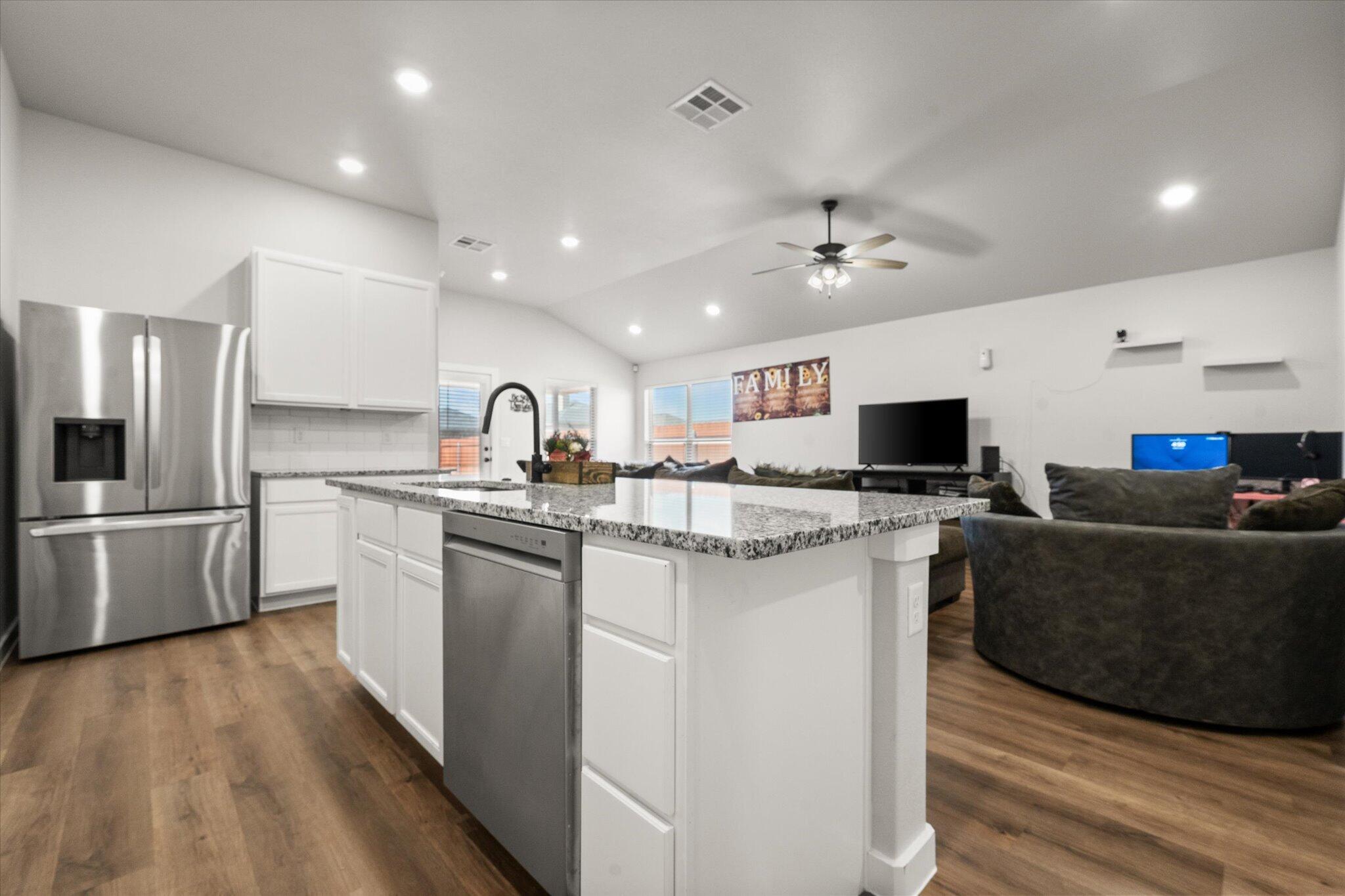1702 144th Street Lubbock, TX 79423 - Photo 12 of 29 18-1702 144th_9498