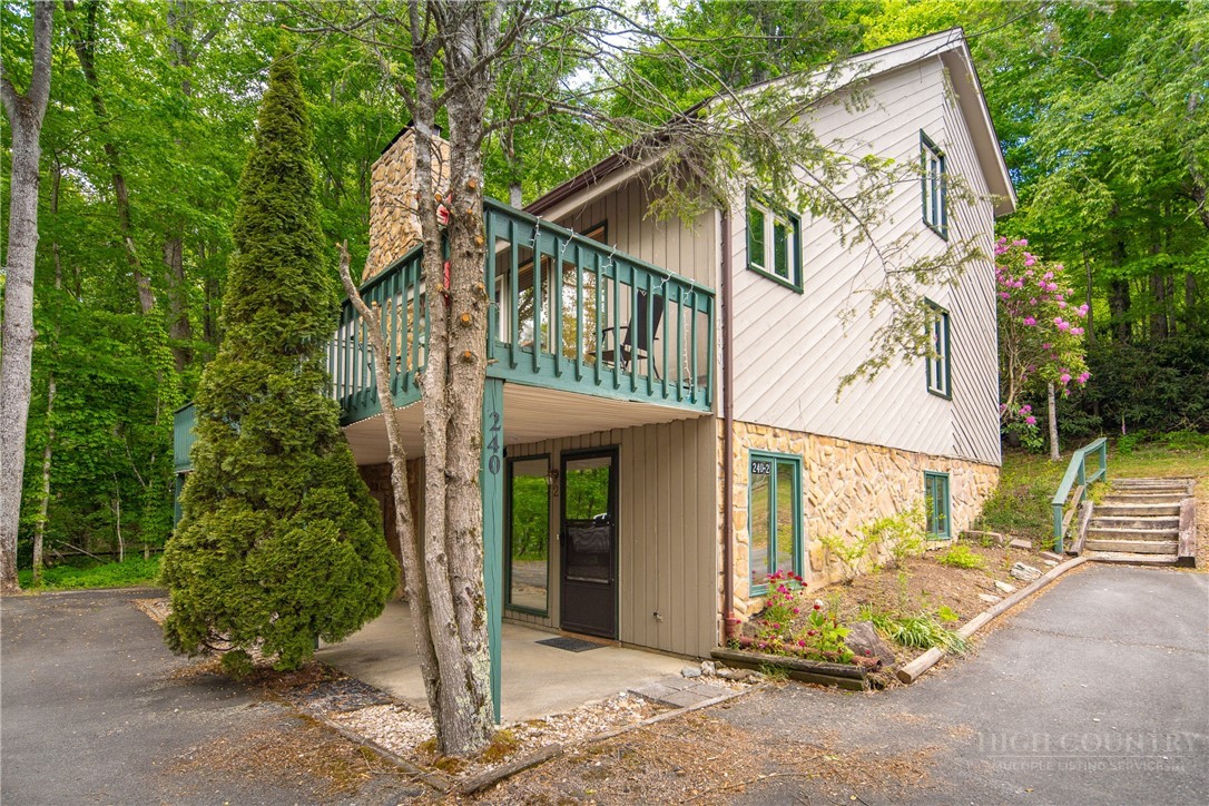 240 South Slope Road, Unit 2 Banner Elk, NC 28604 - Photo 2 of 22
