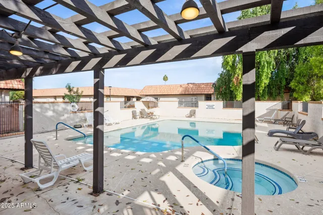 $274,900 | 195 North Cottonwood Street, Unit 21, Chandler, AZ 85225