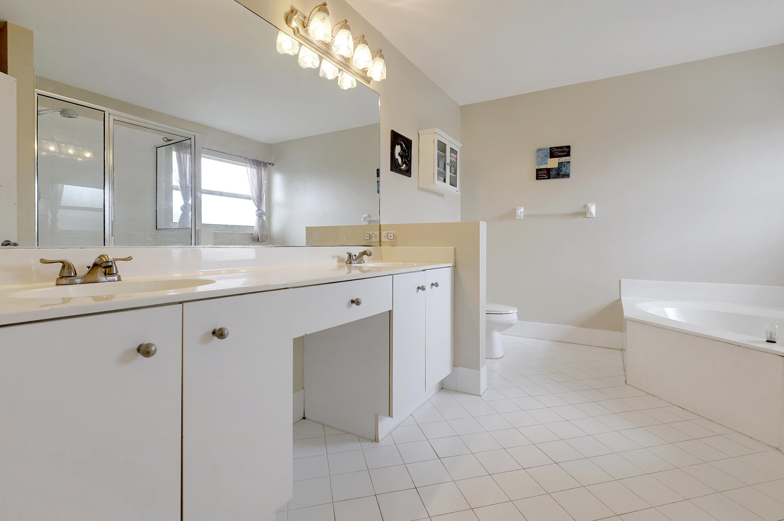 110 East Lee Road Delray Beach, FL 33445 - Photo 19 of 27 f8-49736-63215-24