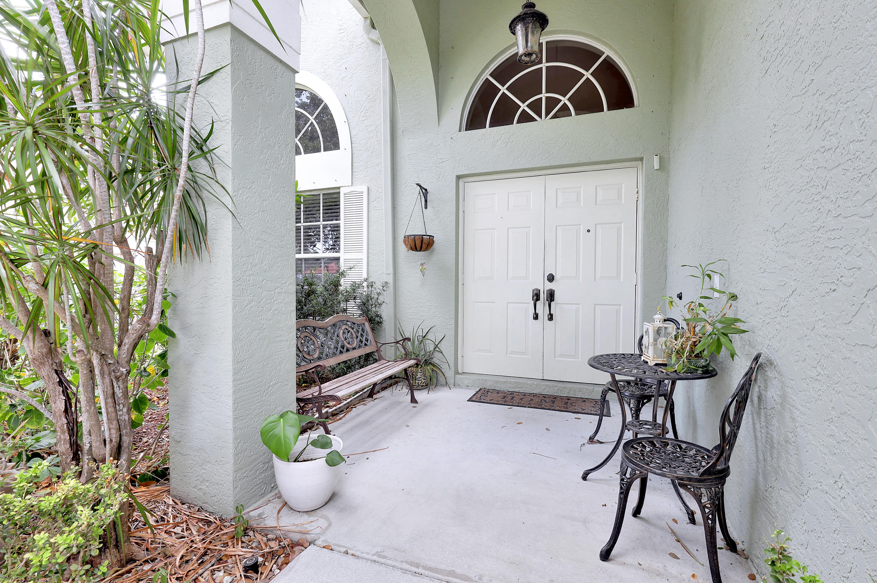 110 East Lee Road Delray Beach, FL 33445 - Photo 3 of 27 f8-49736-63215-05_