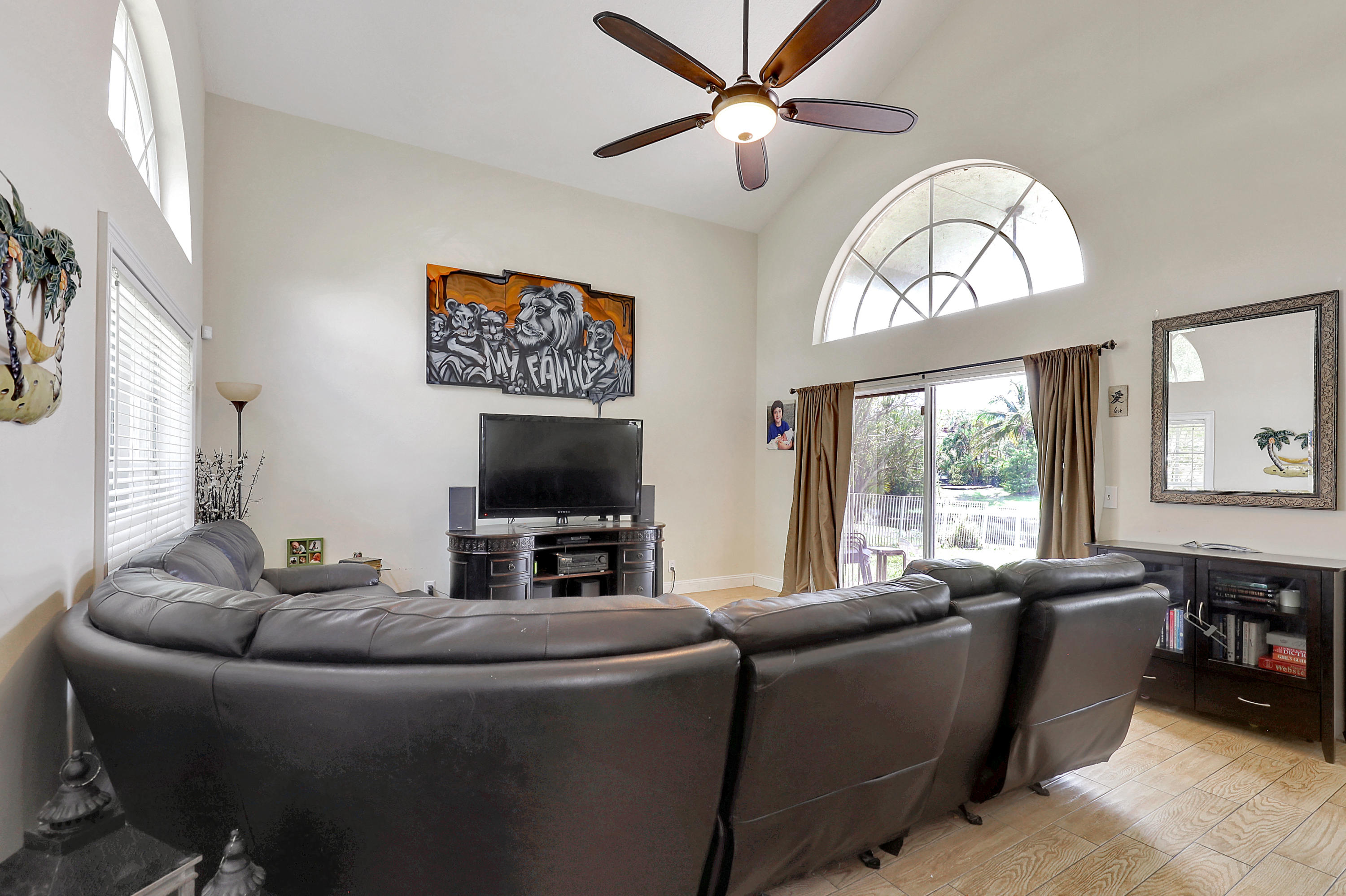 110 East Lee Road Delray Beach, FL 33445 - Photo 4 of 27 f8-49736-63215-06
