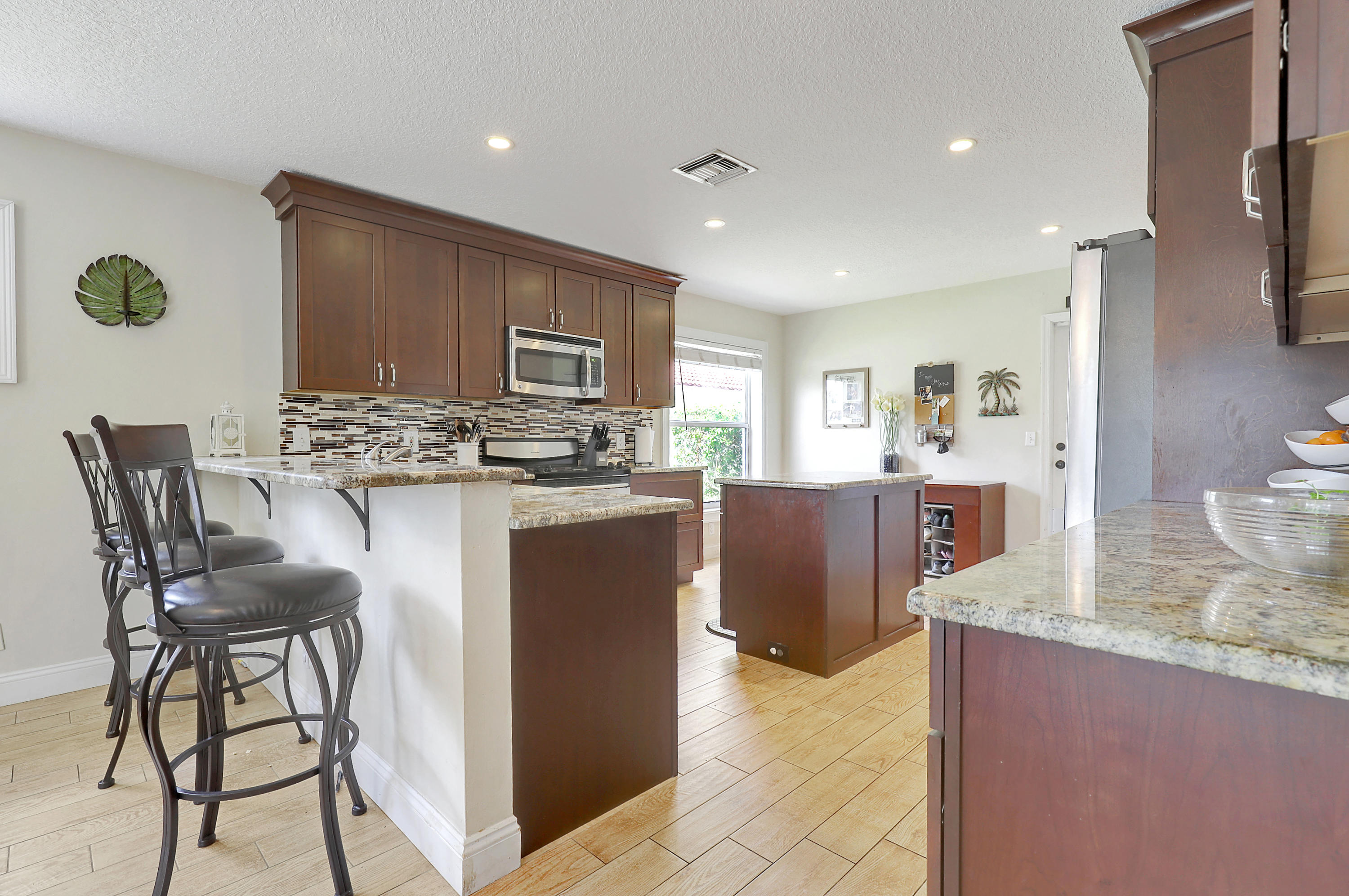 110 East Lee Road Delray Beach, FL 33445 - Photo 6 of 27 f8-49736-63215-09