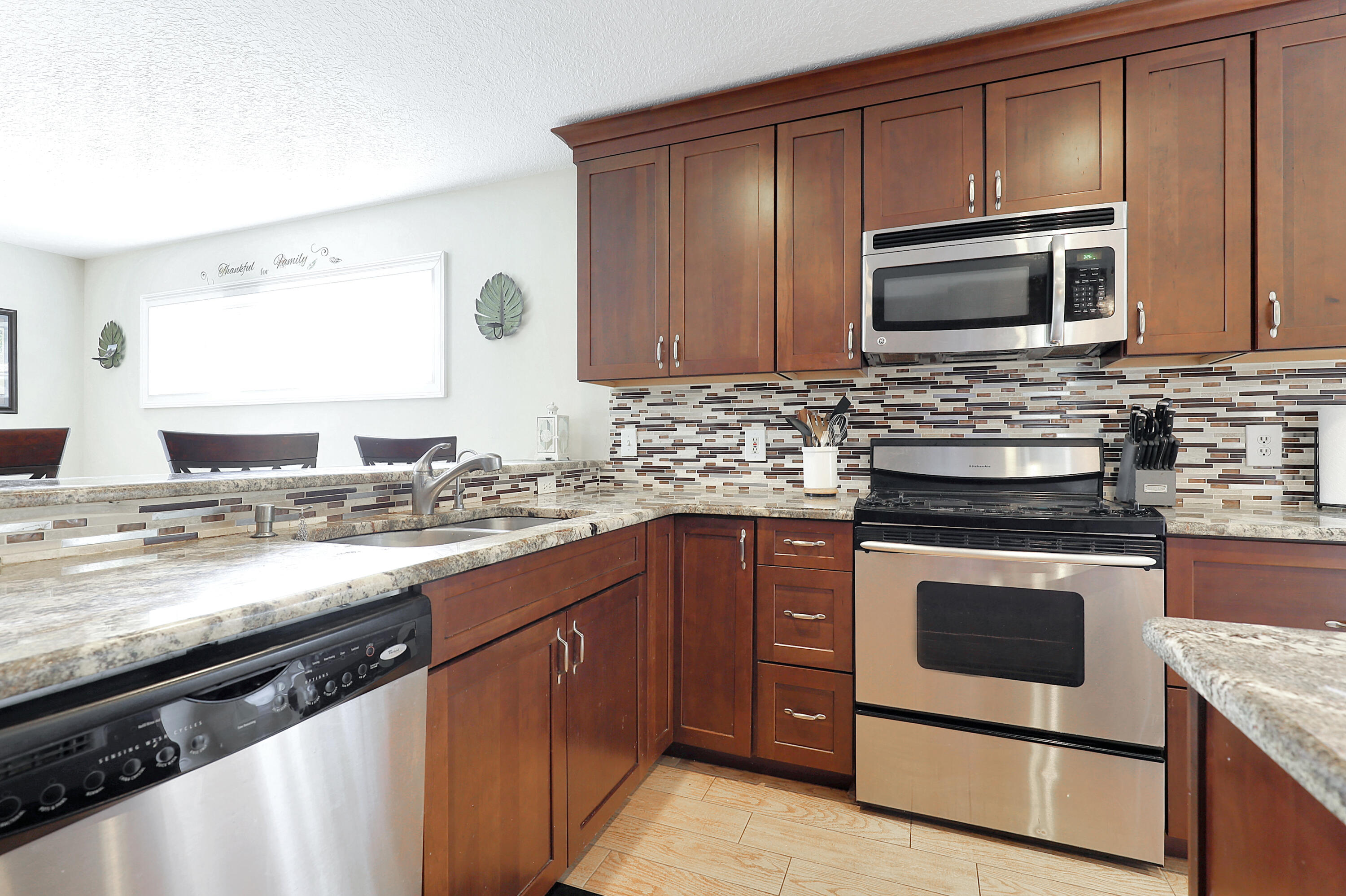 110 East Lee Road Delray Beach, FL 33445 - Photo 9 of 27 f8-49736-63215-12