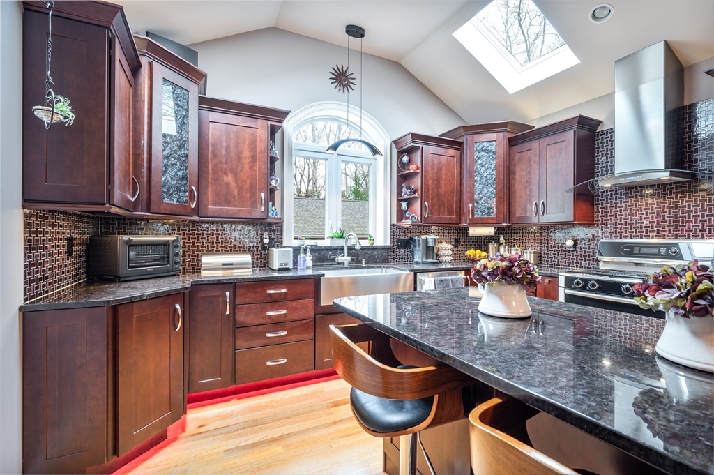 14 Kingsley Road Norton, MA 02766 - Photo 5 of 34 Gallery Image 5