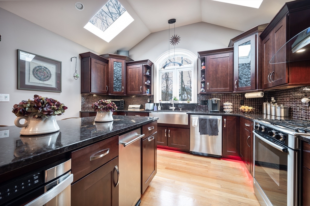 14 Kingsley Road Norton, MA 02766 - Photo 7 of 34 Gallery Image 7