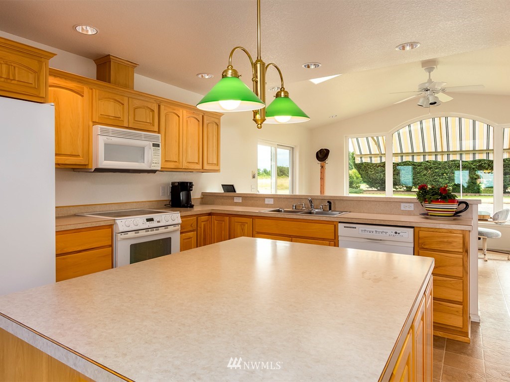 1033 Roberson Road Sequim, WA 98382 - Photo 17 of 24