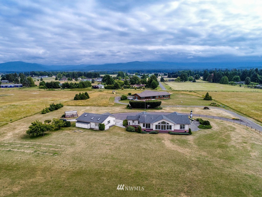 1033 Roberson Road Sequim, WA 98382 - Photo 4 of 24